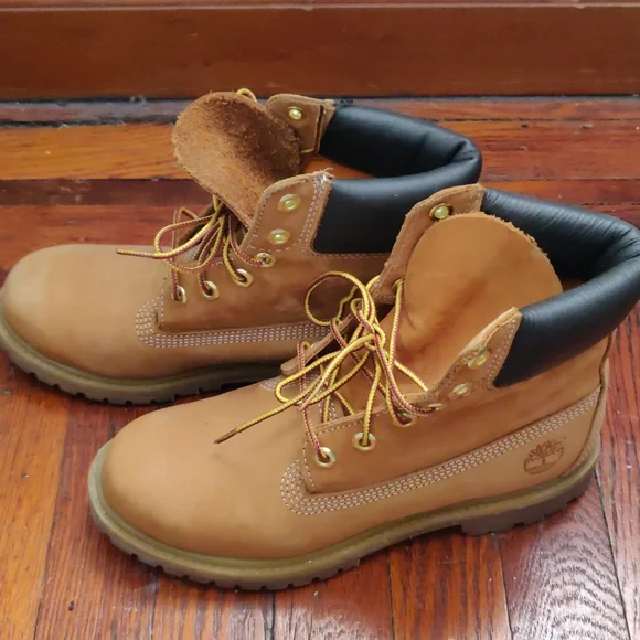 Women's Premium Timberland 6" Leather Waterproof Boot Size 7 - Picture 2 of 7